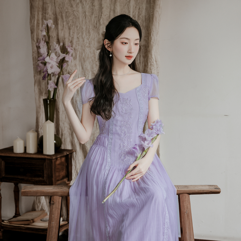 French Vintage Embroidered Flowy Slimming Short Sleeve Dress - Style 450659 - Image 2