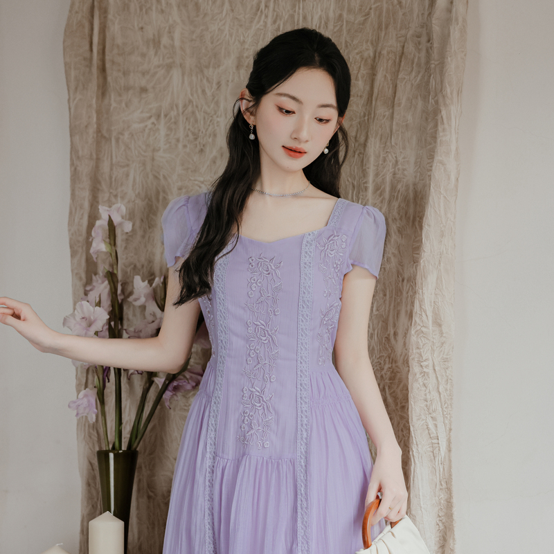 French Vintage Embroidered Flowy Slimming Short Sleeve Dress - Style 450659 - Image 5