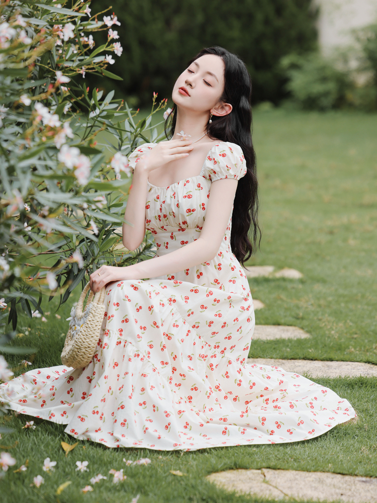 French Vintage Floral Print Long Dress with Square Neck and Back Smocking - Image 4