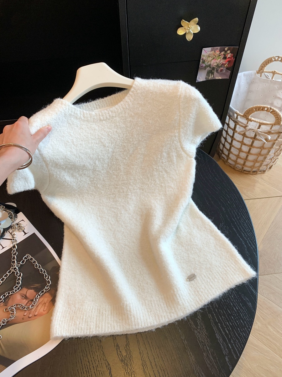 Soft Fuzzy Knit Short Sleeve Top with Round Neck and Waist Detail